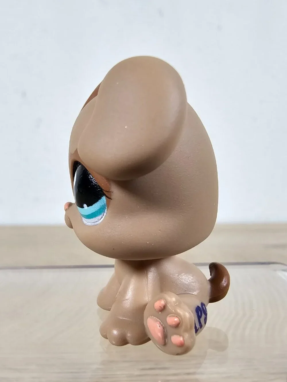 Hasbro Littlest Pet Shop #1482 Puppy Dog Brown Teal Blue Dot Eyes LPS